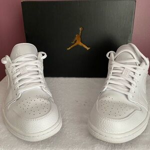 Air Jordan 1 leather low top unisex sneaker